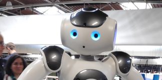 Le projet de blockchain d’Intelligence Artificielle : SingularityNet Nao le petit robot, dont tout le monde a entendu parler (et qui est présent chaque année)